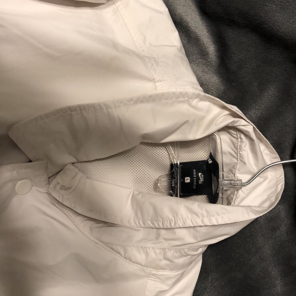 Windbreaker - Picture 2 of 3